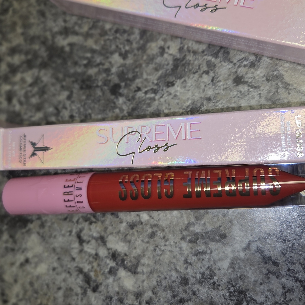 Jeffree Star Supreme Gloss - Red And Mauve